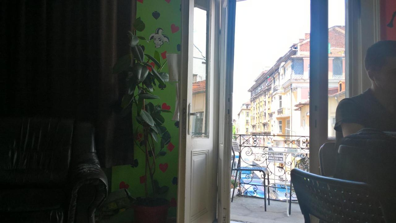 "No Party & Many Rules" Hostel N1 Sofia Esterno foto